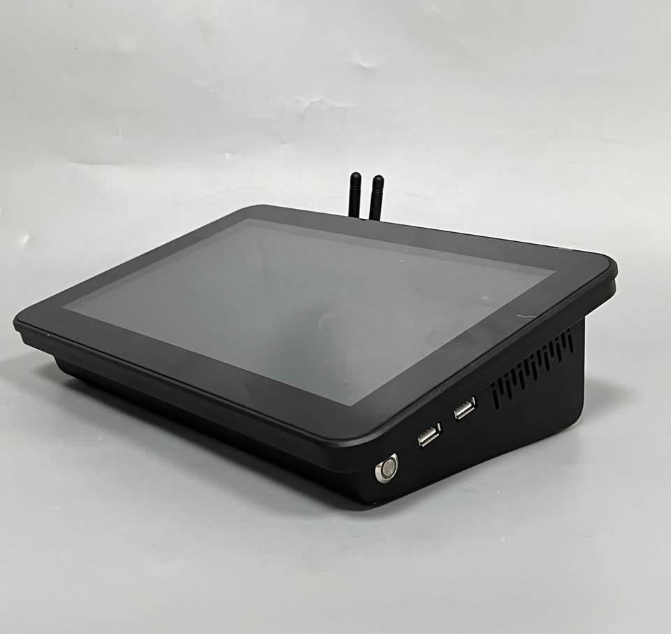 TPV táctil compacto modelo E4 – potencia profesional en el mínimo espacio